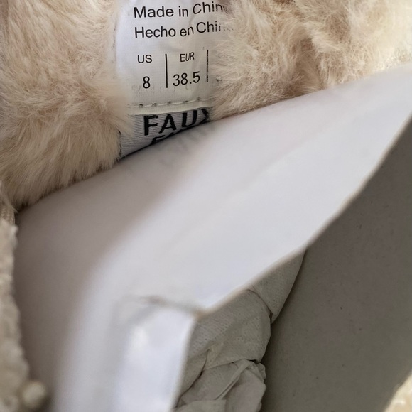 New Aldo Marni
Lace-up boot - Lug sole waterproof size 8 - Picture 6 of 7